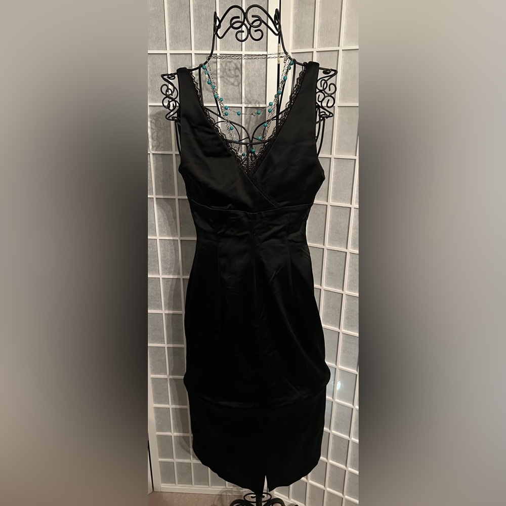 BEBE Slim Sexy V Neck Satin Midi Dress NWT - Picture 6 of 12
